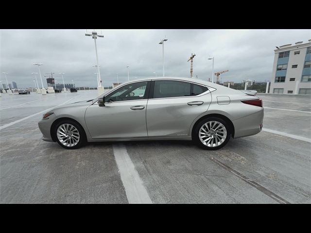 2021 Lexus ES 300h Ultra Luxury