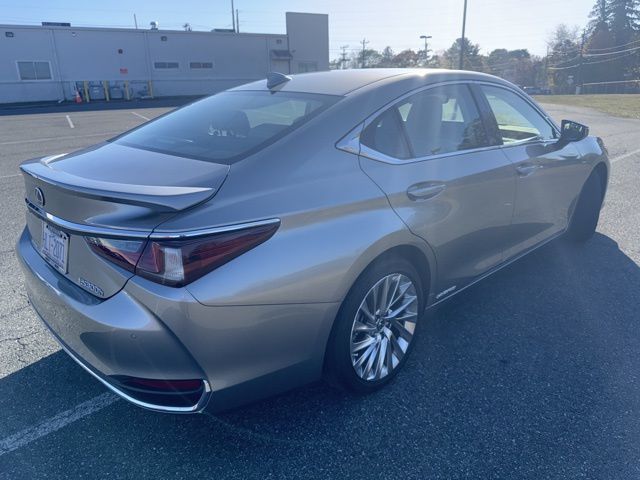 2021 Lexus ES 300h Ultra Luxury