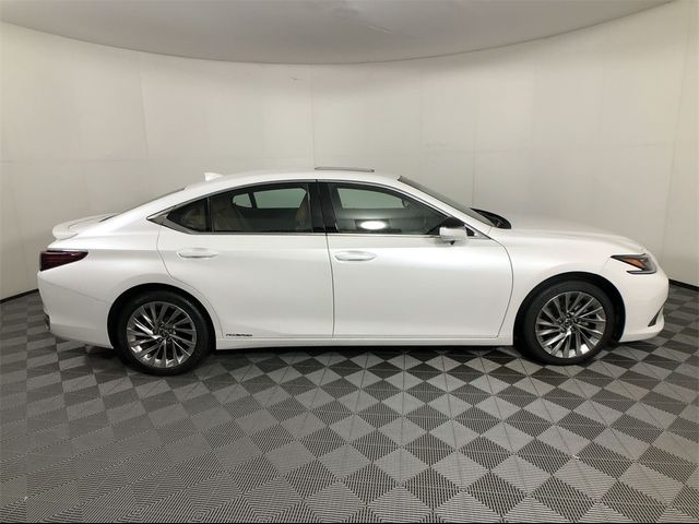 2021 Lexus ES 300h Ultra Luxury