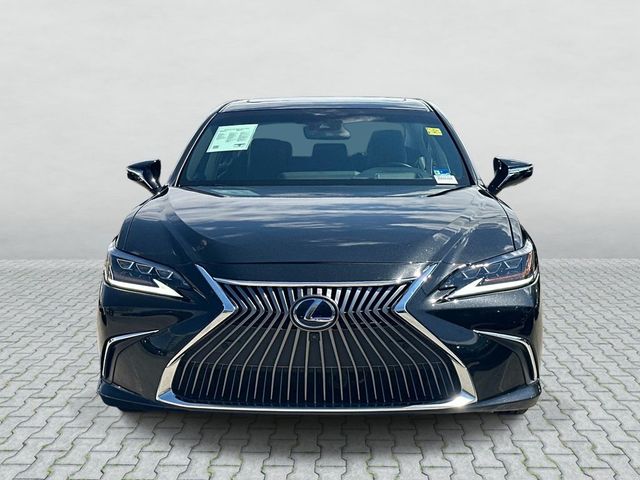 2021 Lexus ES 300h Ultra Luxury