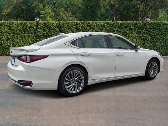 2021 Lexus ES 300h Ultra Luxury