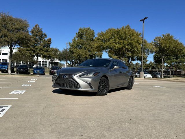 2021 Lexus ES 300h Ultra Luxury