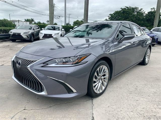 2021 Lexus ES 300h Ultra Luxury