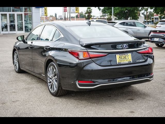 2021 Lexus ES 300h