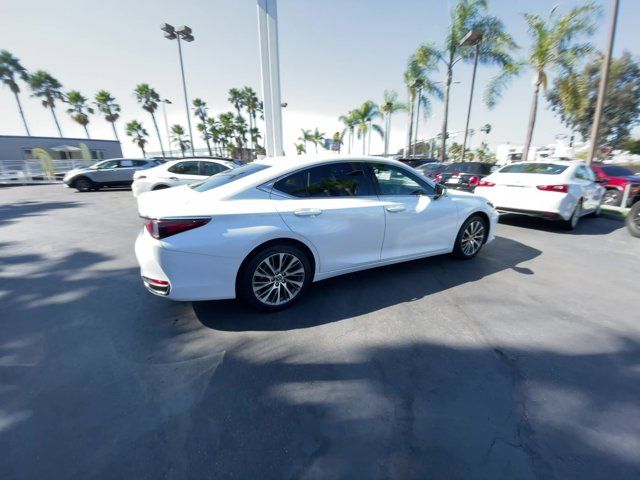 2021 Lexus ES 250