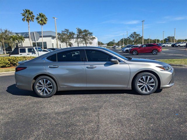 2021 Lexus ES 300h