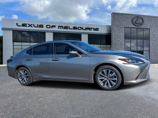 2021 Lexus ES 300h