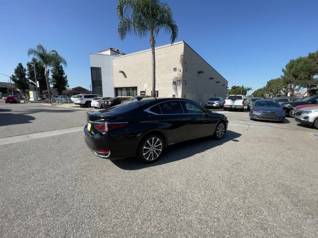 2021 Lexus ES 300h