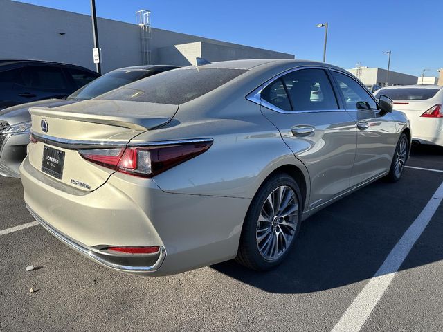 2021 Lexus ES 300h