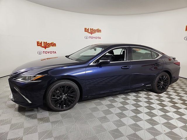 2021 Lexus ES 300h