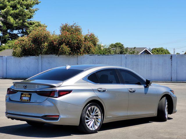 2021 Lexus ES 300h Luxury