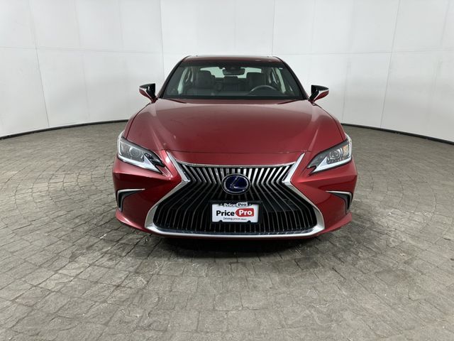 2021 Lexus ES 300h Luxury