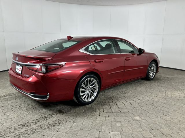 2021 Lexus ES 300h Luxury