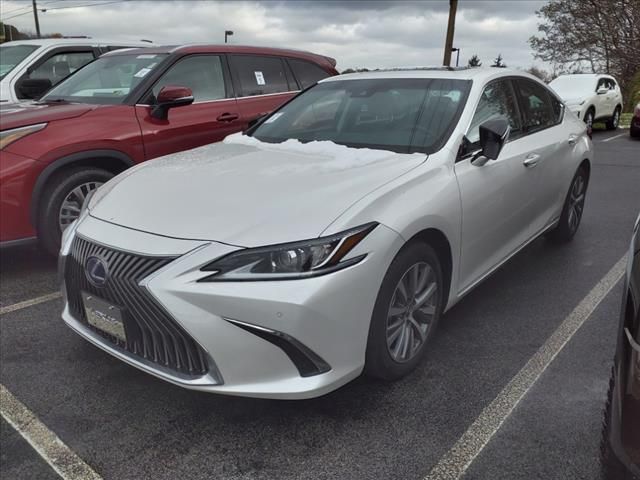 2021 Lexus ES 300h