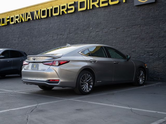 2021 Lexus ES 300h Ultra Luxury