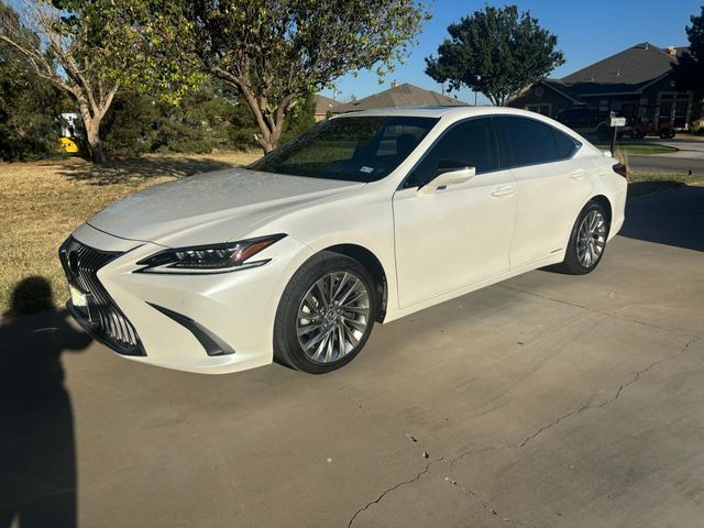 2021 Lexus ES 300h Ultra Luxury