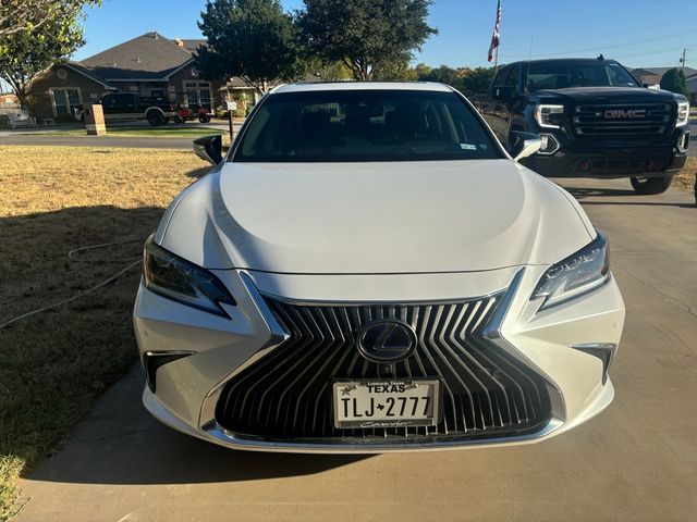 2021 Lexus ES 300h Ultra Luxury