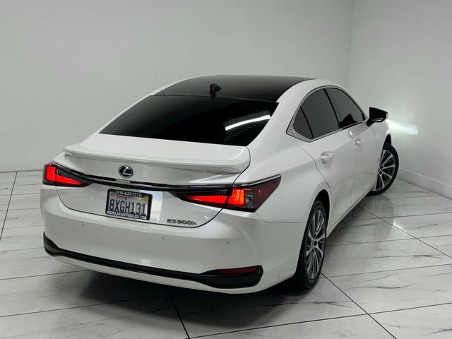 2021 Lexus ES 300h