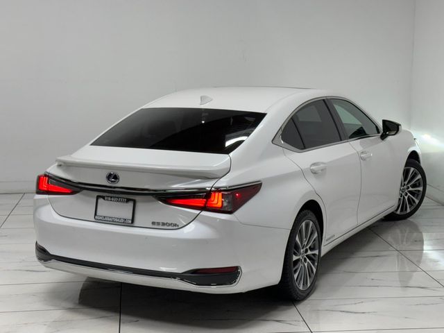 2021 Lexus ES 300h