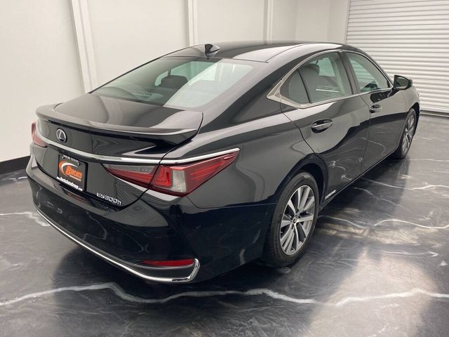 2021 Lexus ES 300h