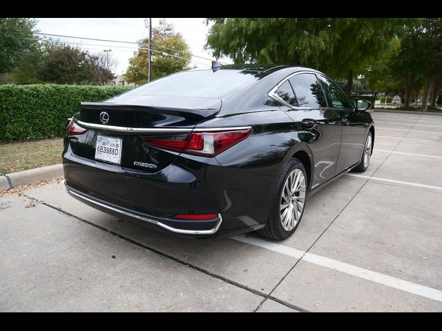 2021 Lexus ES 300h Luxury