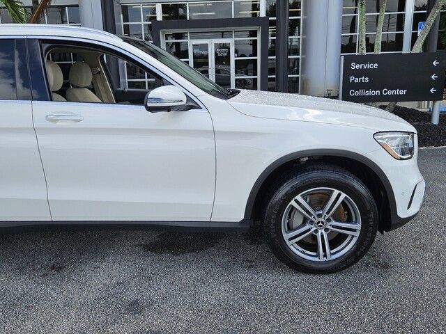 2021 Mercedes-Benz GLC 300