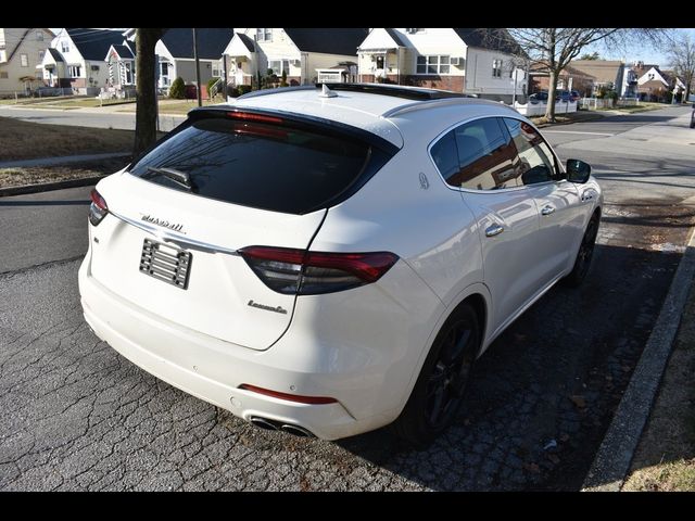 2021 Maserati Levante Base