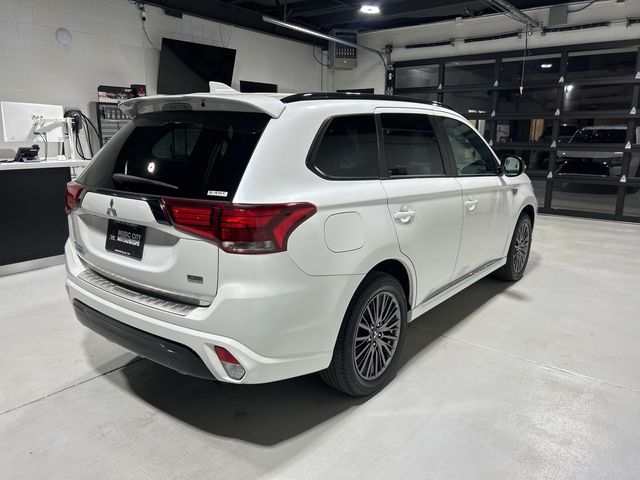 2021 Mitsubishi Outlander PHEV LE