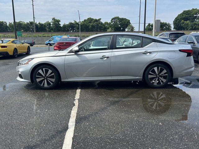 2021 Nissan Altima 2.5 SV