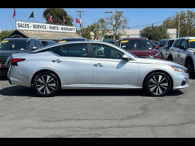 2021 Nissan Altima 2.5 SV