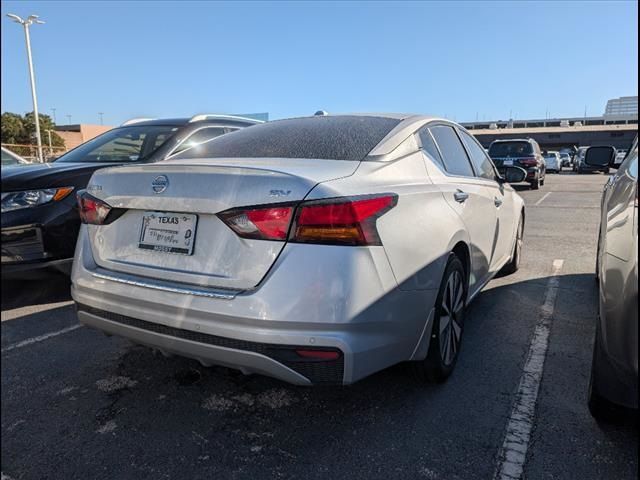 2021 Nissan Altima 2.5 SV