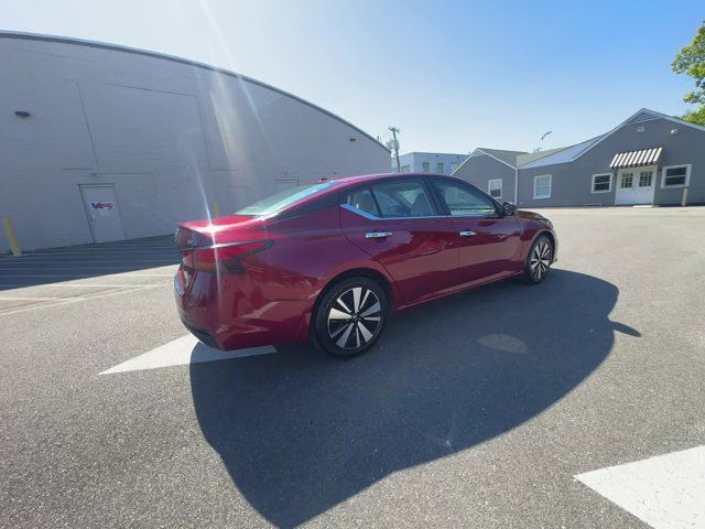 2021 Nissan Altima 2.5 SV