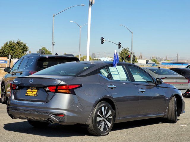 2021 Nissan Altima 2.5 SV