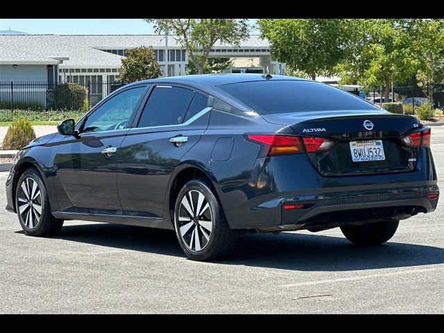 2021 Nissan Altima 2.5 SV