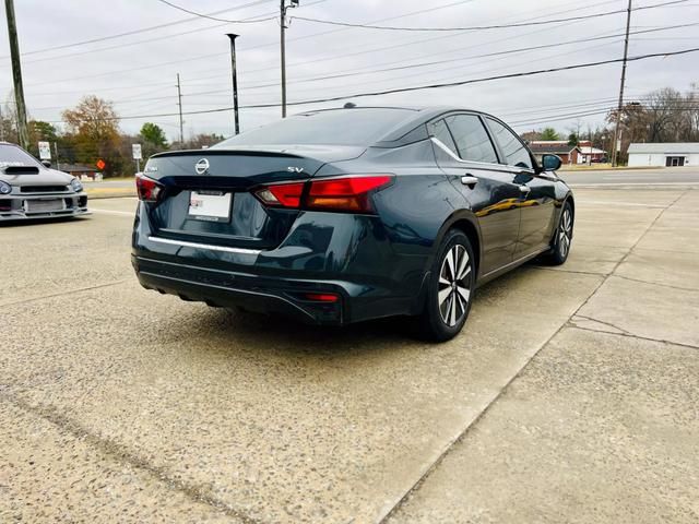 2021 Nissan Altima 2.5 SV