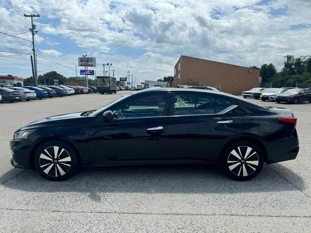 2021 Nissan Altima 2.5 SV