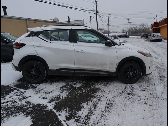 2021 Nissan Kicks SR