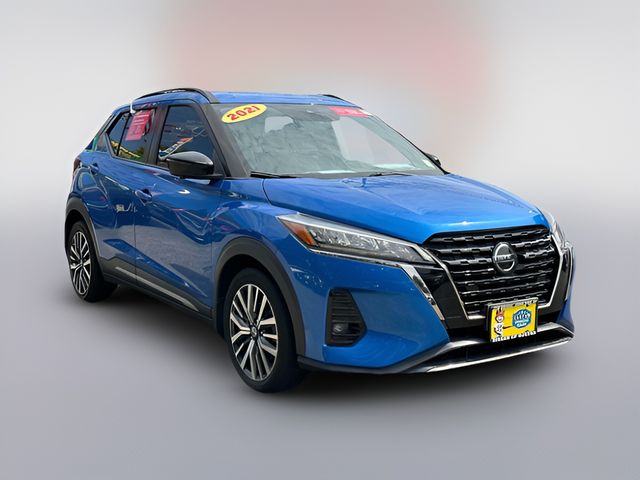2021 Nissan Kicks SR