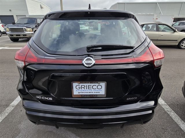 2021 Nissan Kicks S