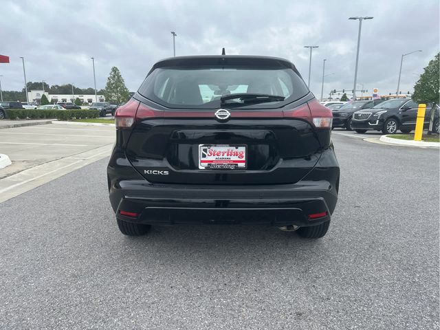 2021 Nissan Kicks S