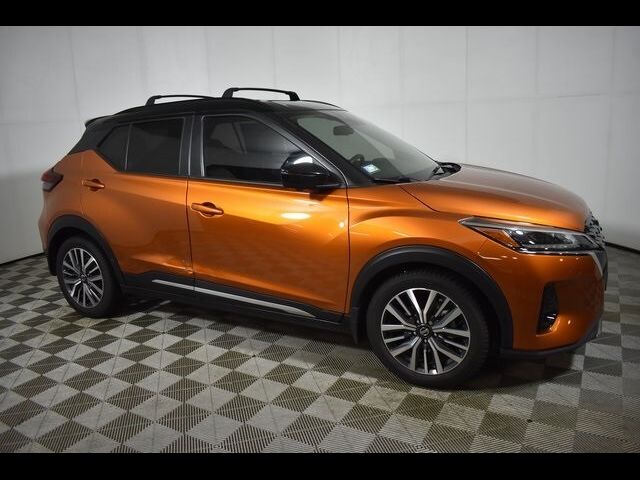 2021 Nissan Kicks SR