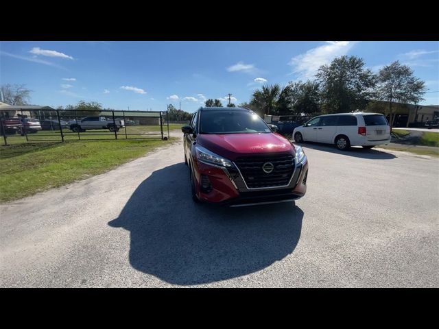 2021 Nissan Kicks SR