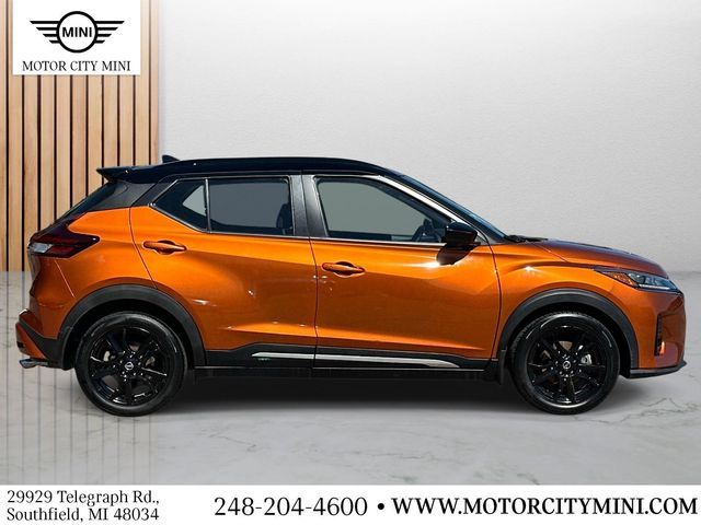 2021 Nissan Kicks SR