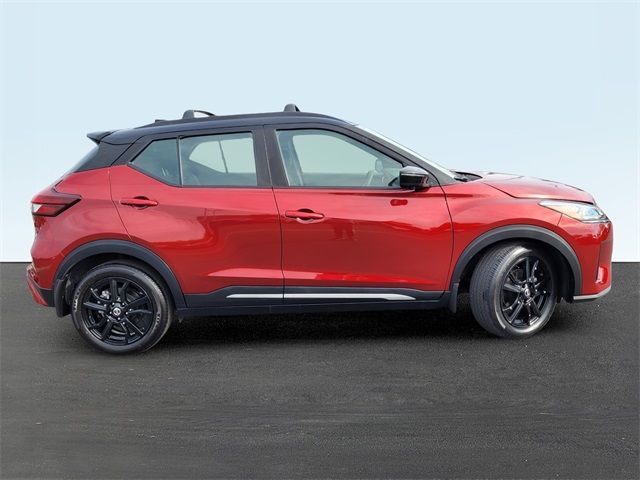 2021 Nissan Kicks SR