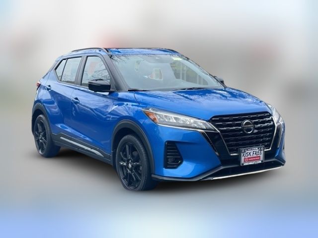 2021 Nissan Kicks SR
