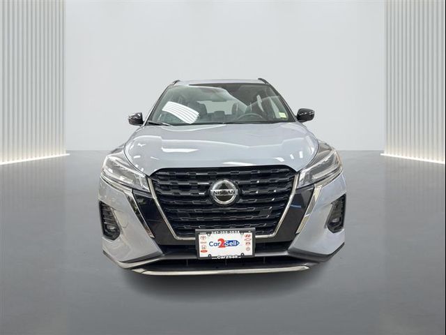 2021 Nissan Kicks SR