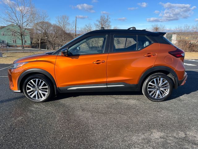 2021 Nissan Kicks SR