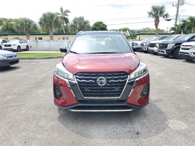 2021 Nissan Kicks SR