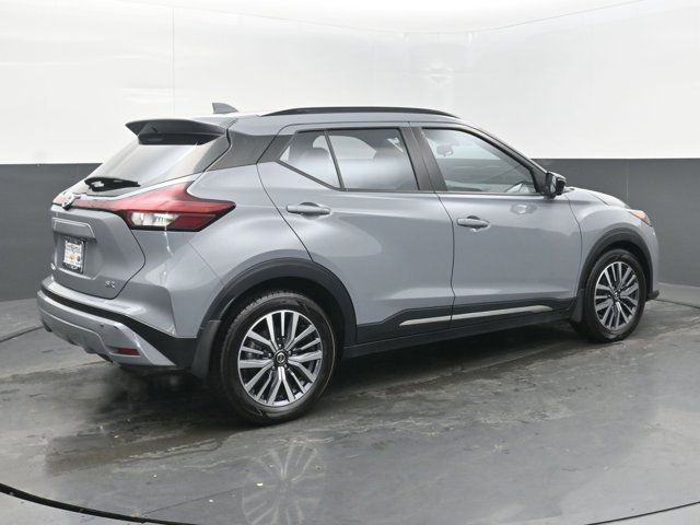 2021 Nissan Kicks SR