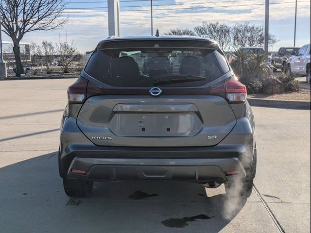 2021 Nissan Kicks SR